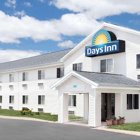 Days Inn Neenah Buitenkant foto