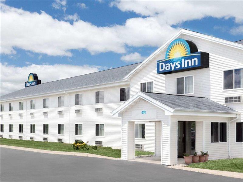 Days Inn Neenah Buitenkant foto